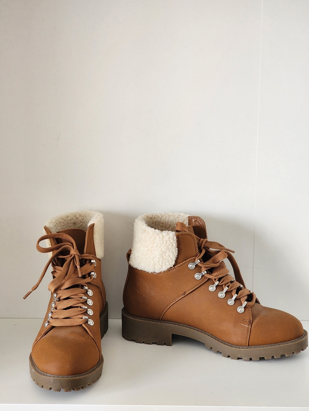 🖤 3/$20  Forever 21 Faux Leather & Shearling Tan Lace Up Boots